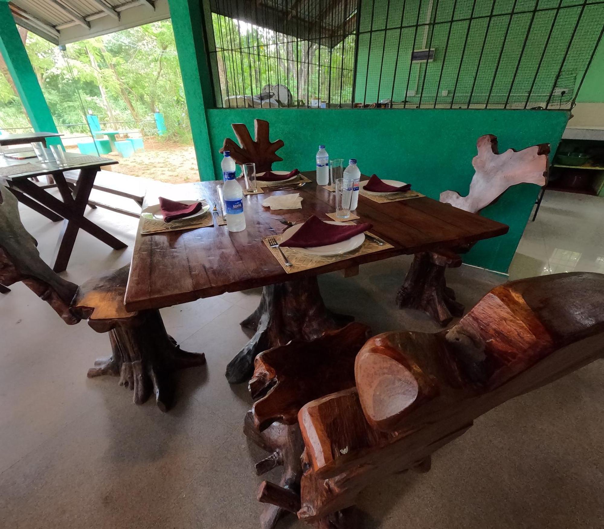 Spice Village Hotel & Restaurant 하바라나 외부 사진