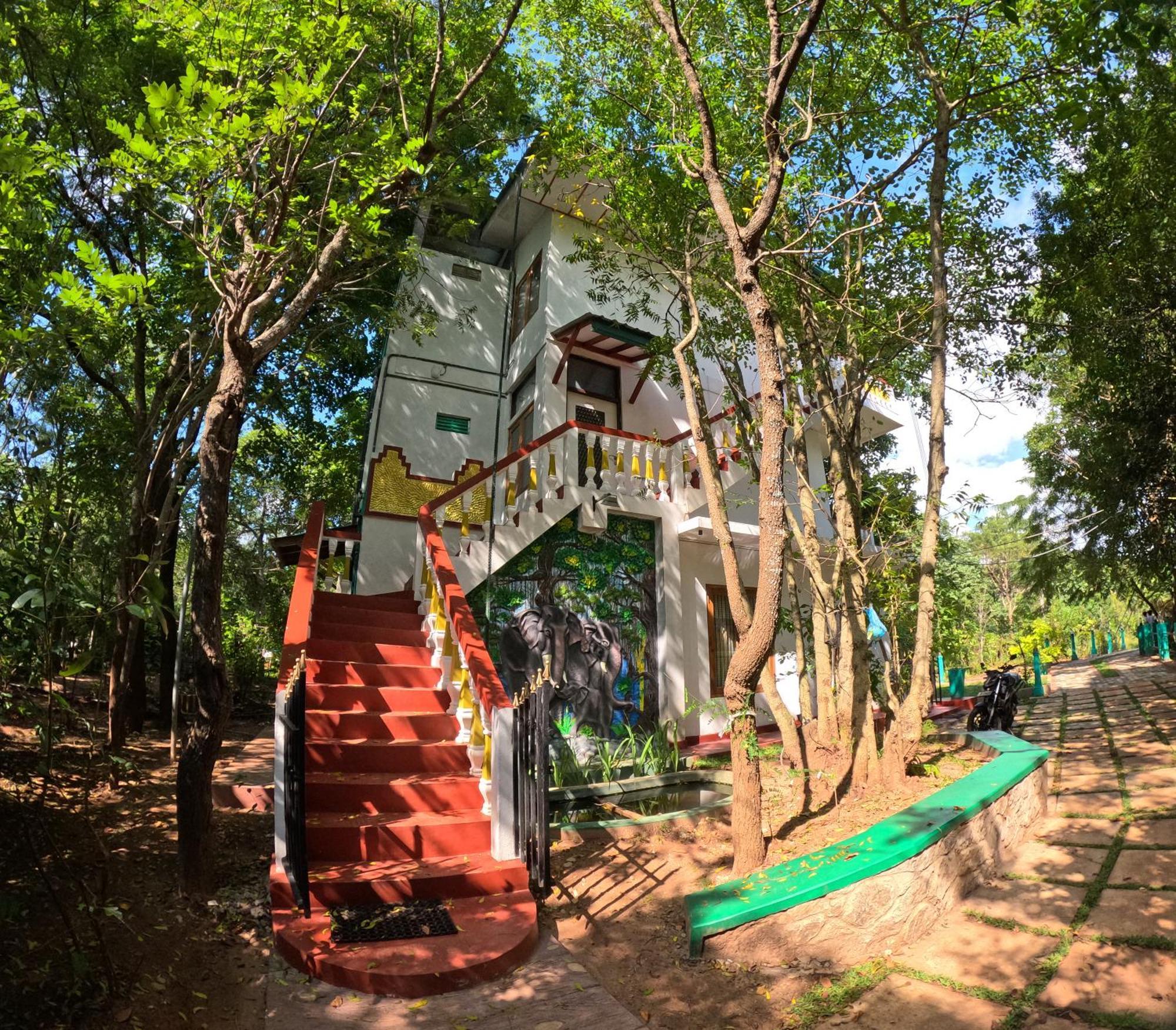 Spice Village Hotel & Restaurant 하바라나 외부 사진