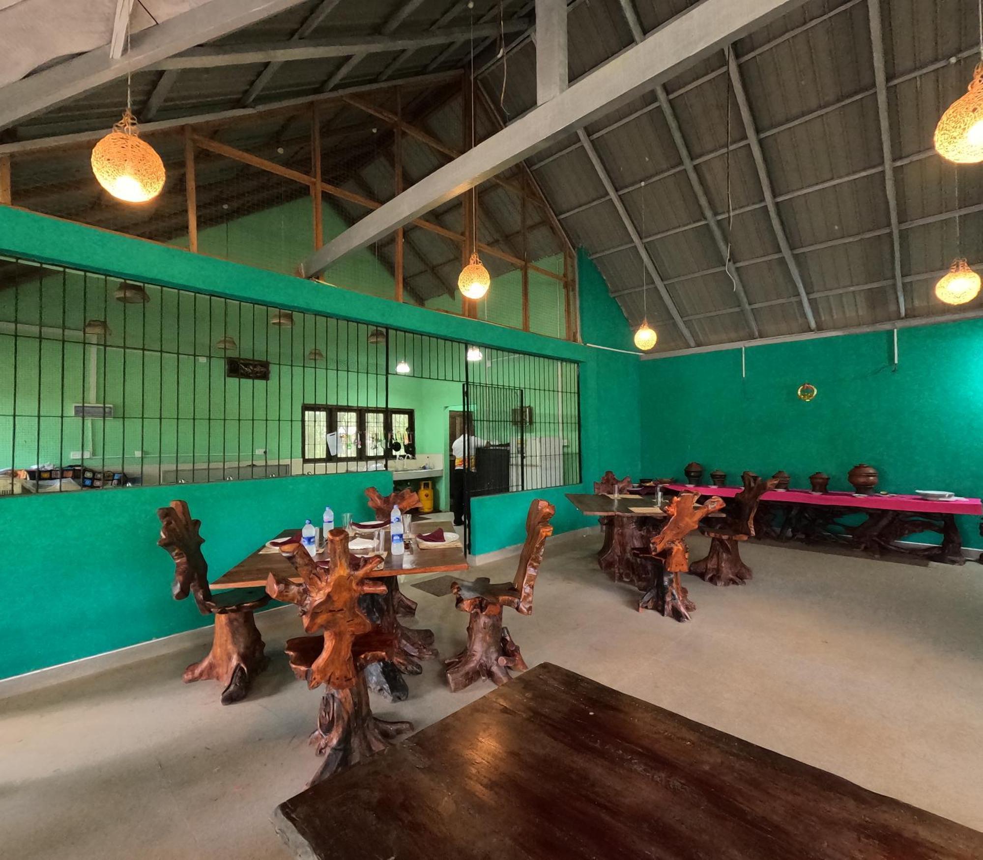 Spice Village Hotel & Restaurant 하바라나 외부 사진