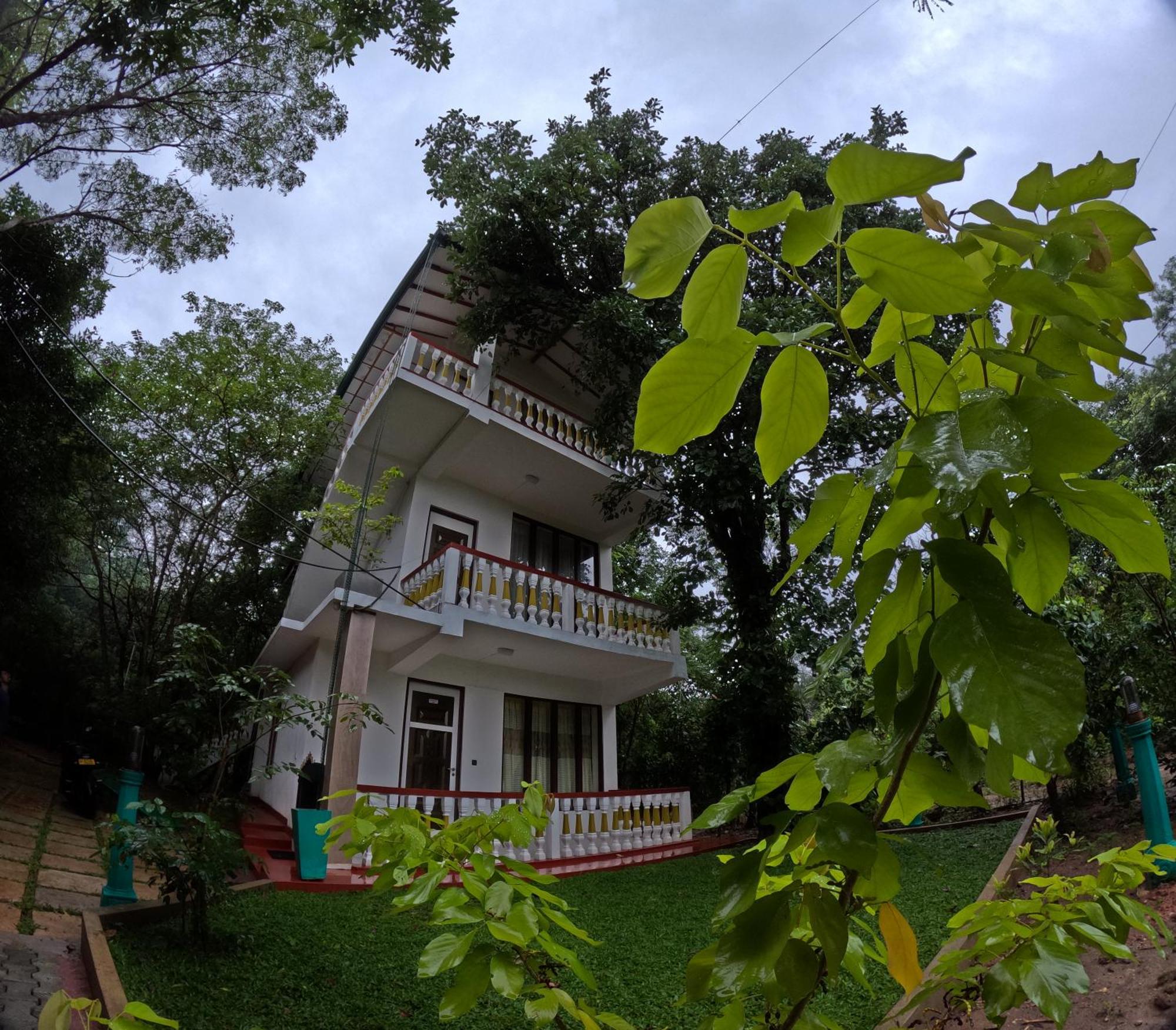 Spice Village Hotel & Restaurant 하바라나 외부 사진