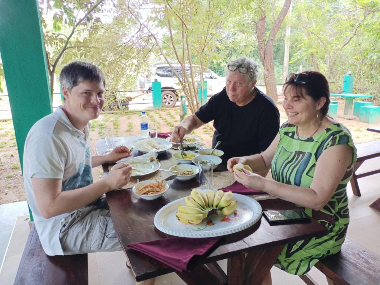 Spice Village Hotel & Restaurant 하바라나 외부 사진